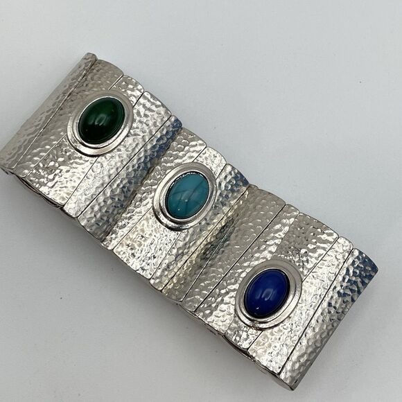 Vintage Silver Tone Hammer Finish Acrylic Cabochon Rhinestone Stretch Bracelet - Picture 7 of 7